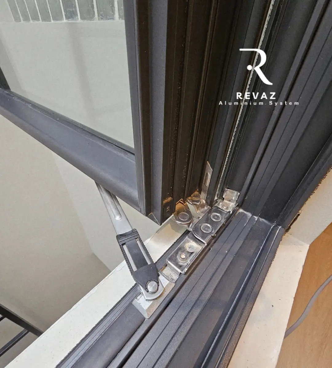 Revaz aluminium window detail
