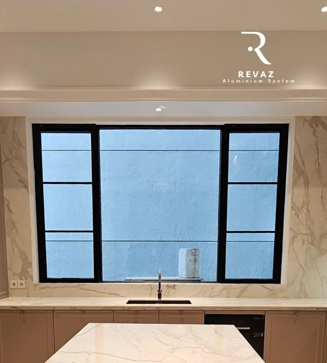 Revaz Tophung window project